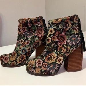 Tapestry floral boots
